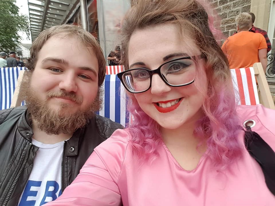 Kane and Melty at an 80s festival